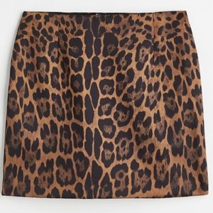 H&M Leopard print skirt (see measurements)